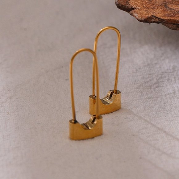 ^NEW 18K Gold Plated Lock Pin Hoop Earrings - Picture 5 of 6